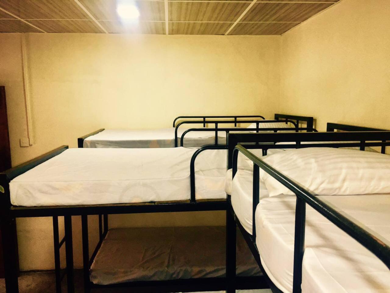 J hostel kandy Eksteriør billede