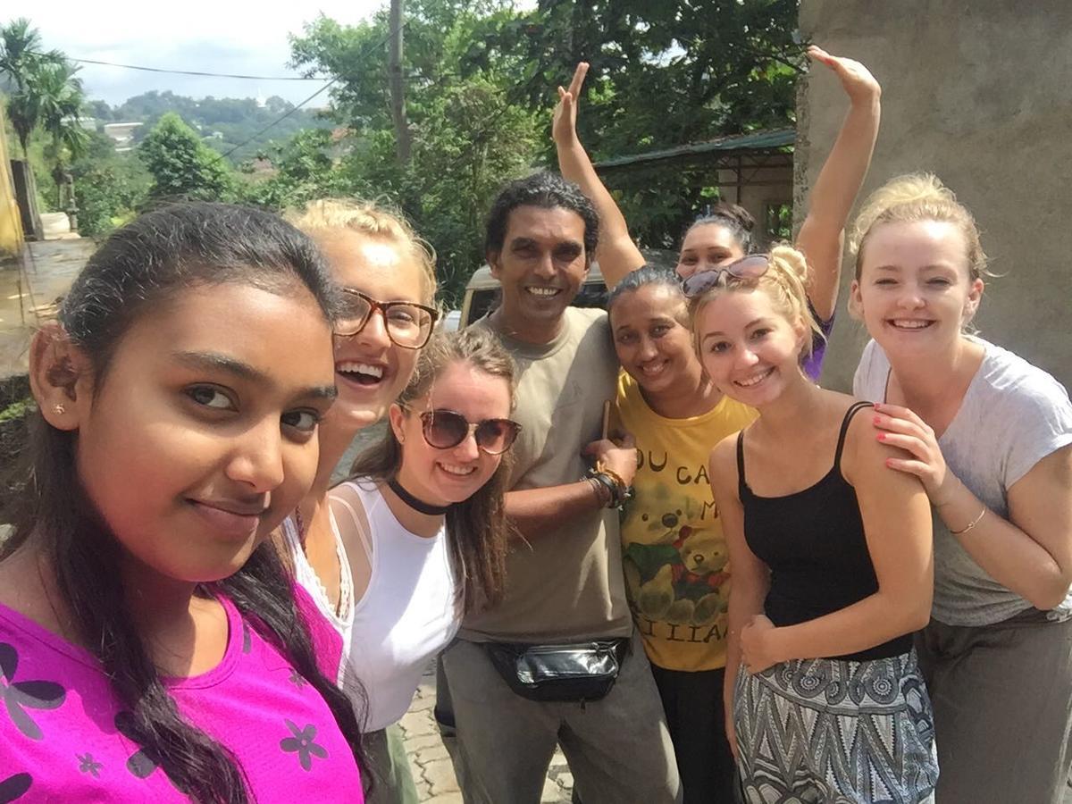 J hostel kandy Eksteriør billede