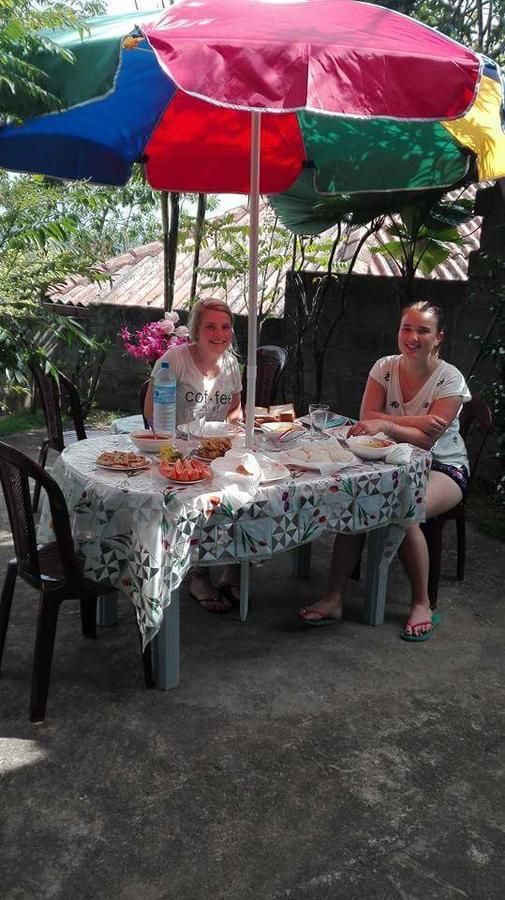 J hostel kandy Eksteriør billede