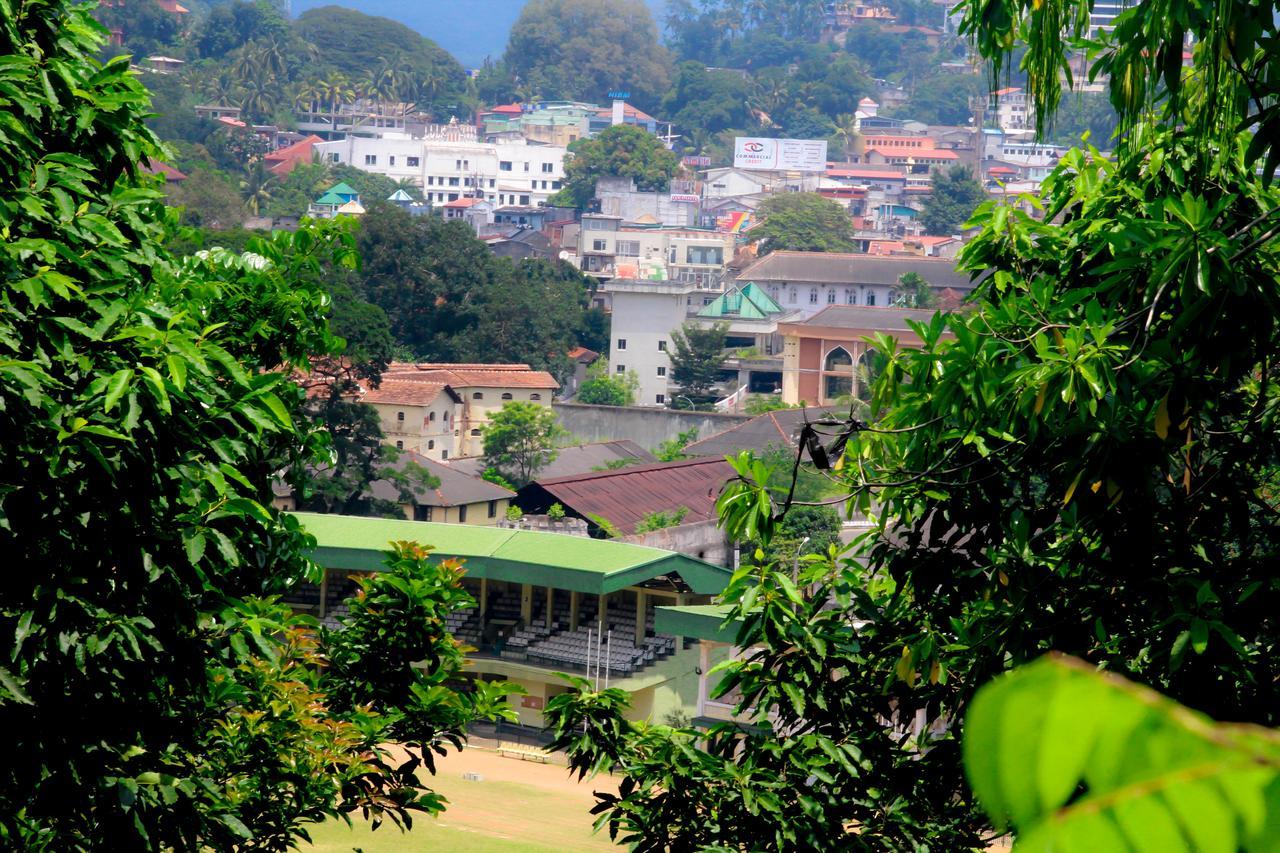 J hostel kandy Eksteriør billede